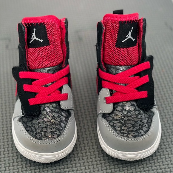 Jordan 1 Mid Tiddler - Picture 3 of 4